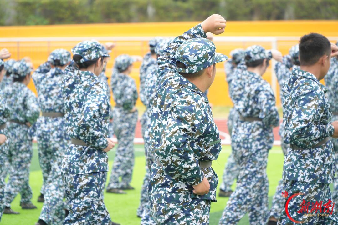 青春正步走丨拳风砺锐气，解锁军训别样成长姿态