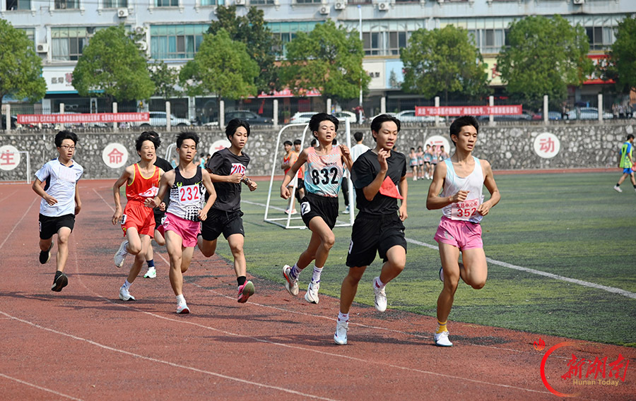 驰骋赛场强体魄