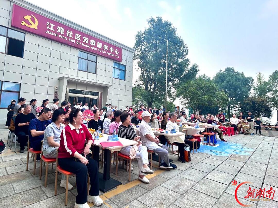 长沙市湘江世纪城第二届长者集体生日会温情落幕