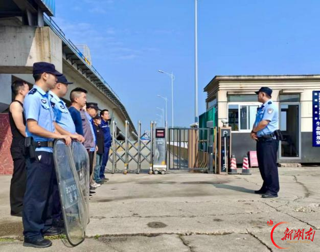 坚守岗位护平安 履职尽责保稳定 长航公安局岳阳分局陆城派出所开展基础防控工作