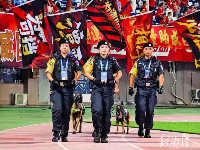 热血“湘超”宁静守护——湘潭公安护航湘超联赛