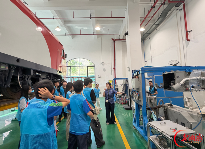 香港工业研学团走进湖南铁道职院:湘港同心筑梦 智造赋能未来