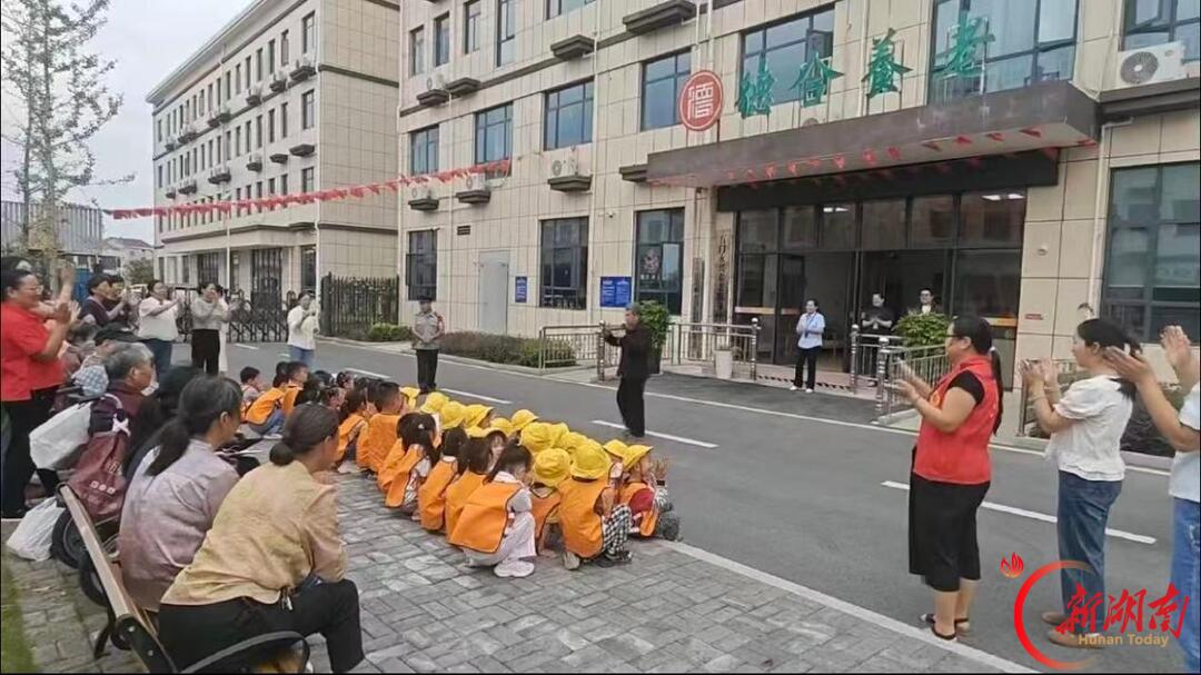 石门县易家渡镇中心幼儿园:橘香寄温情 歌声遇童心