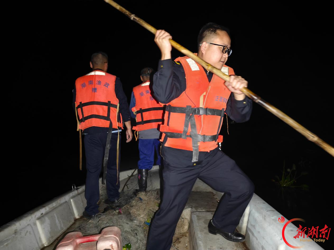 大通湖区｜金盆镇“清网”行动再亮剑，共收缴丝网28副，现场放生渔获15公斤