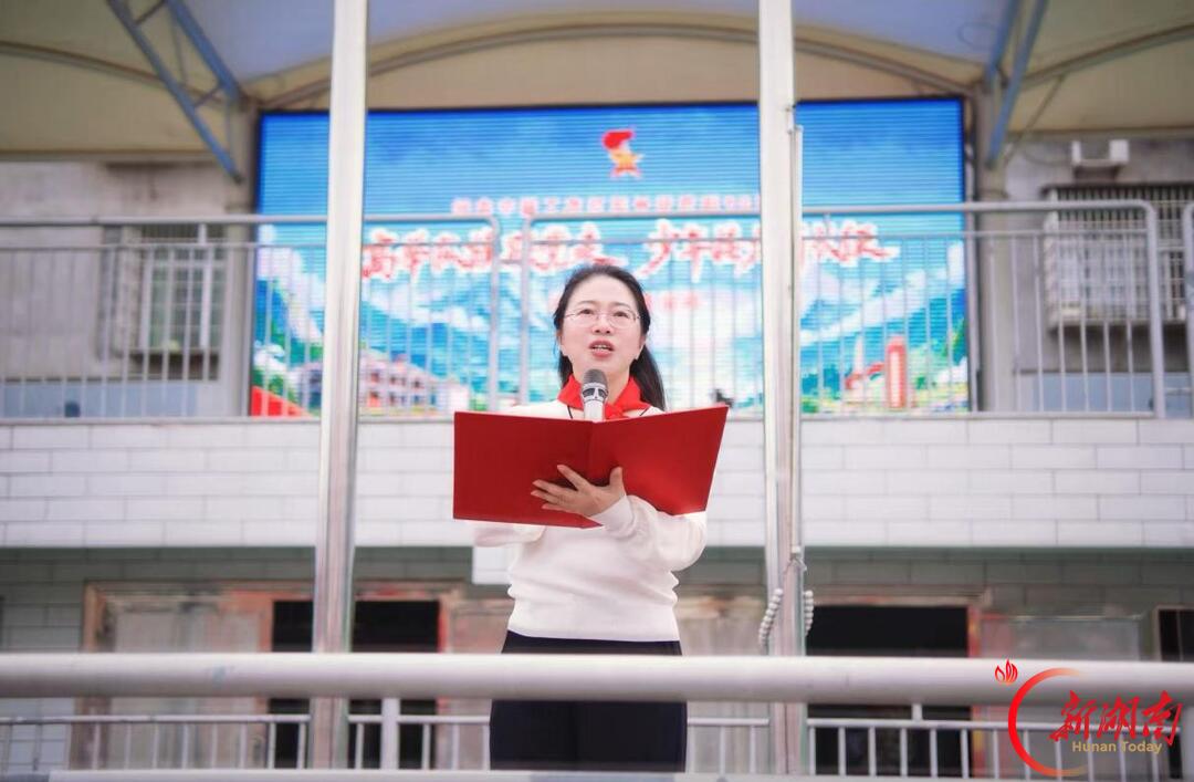 南县实验学校举办二年级新队员入队仪式