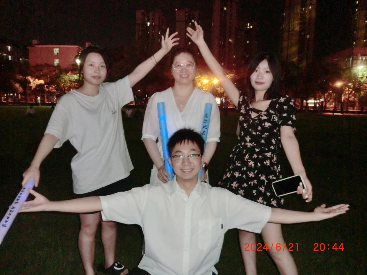 十八年守望 静待桃李花开——记长沙环境保护职业技术学院辅导员何莉