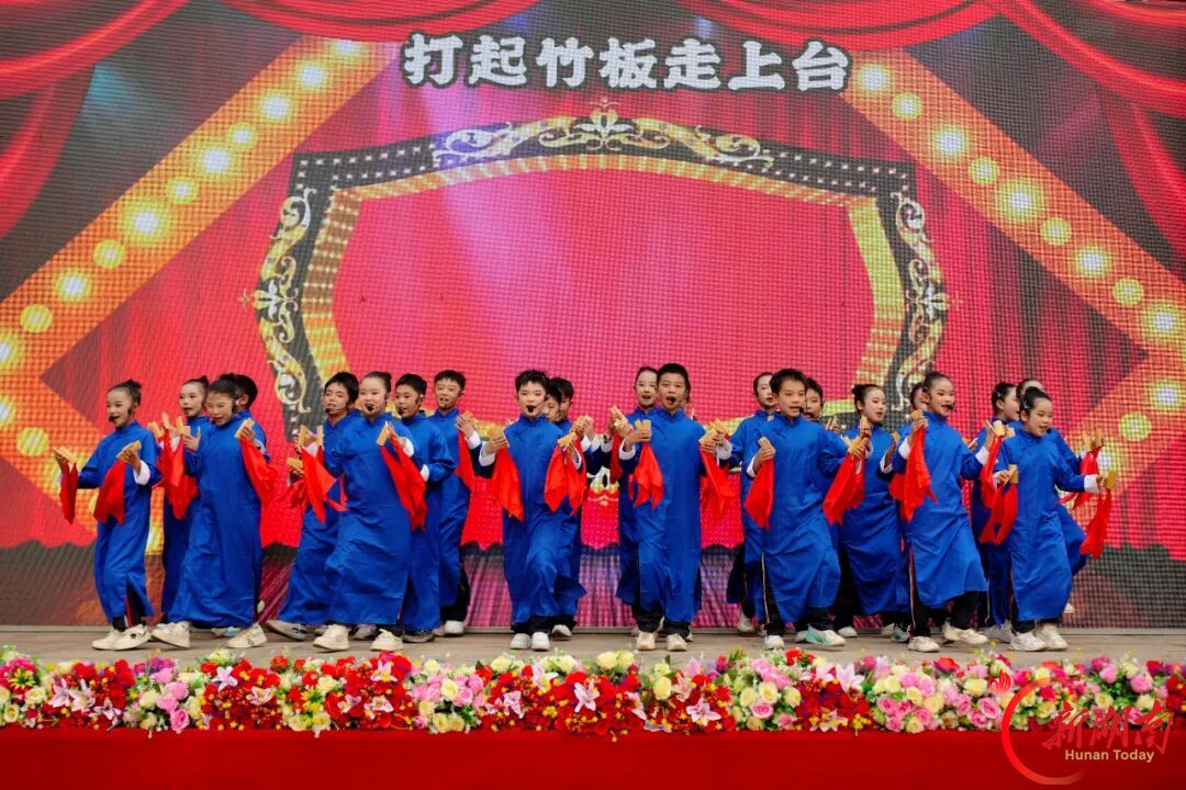 身如嘉木,共沐暖阳!石鼓区这场“家校社”三维共育课堂展示活动让孩子成长更阳光