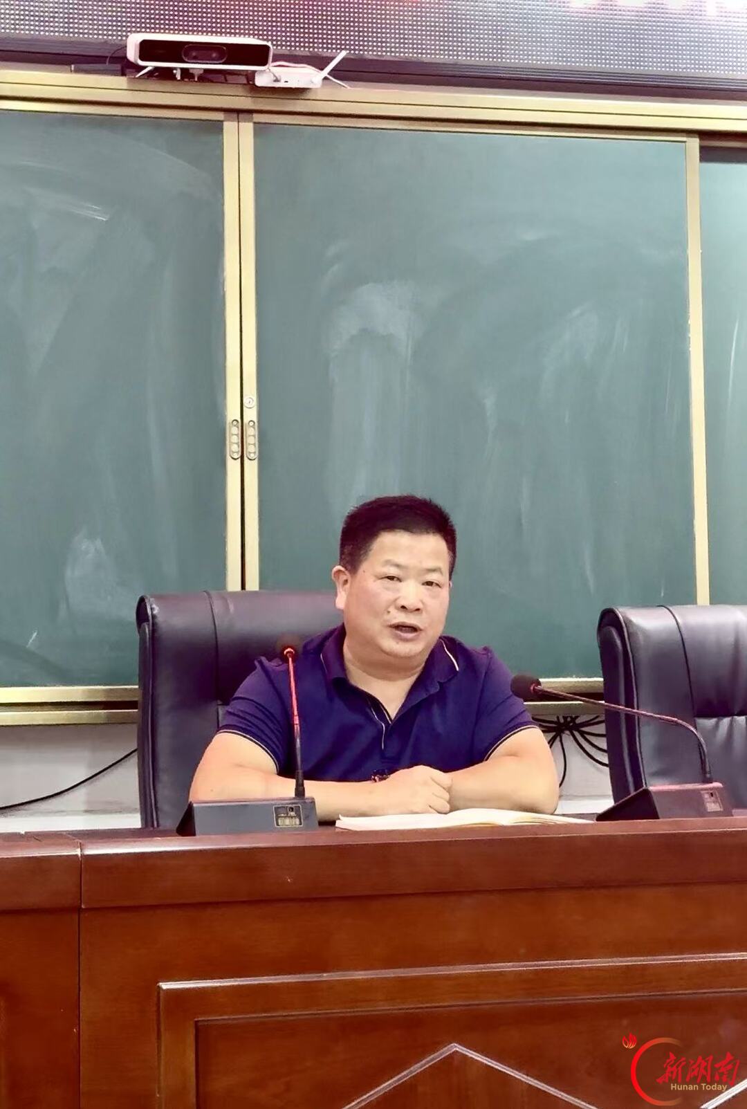 桃源县马鬃岭镇中学:聚焦听课研修 赋能新教师成长