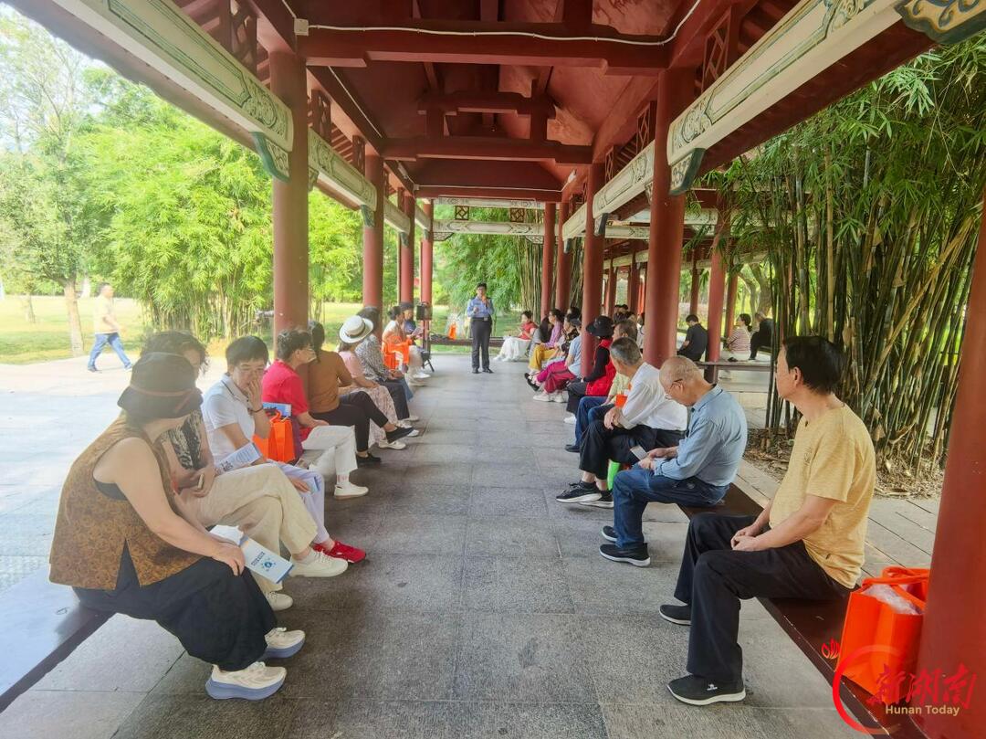情暖重阳桑榆美 欢歌乐享夕阳红——跃进湖社区开展重阳节主题活动