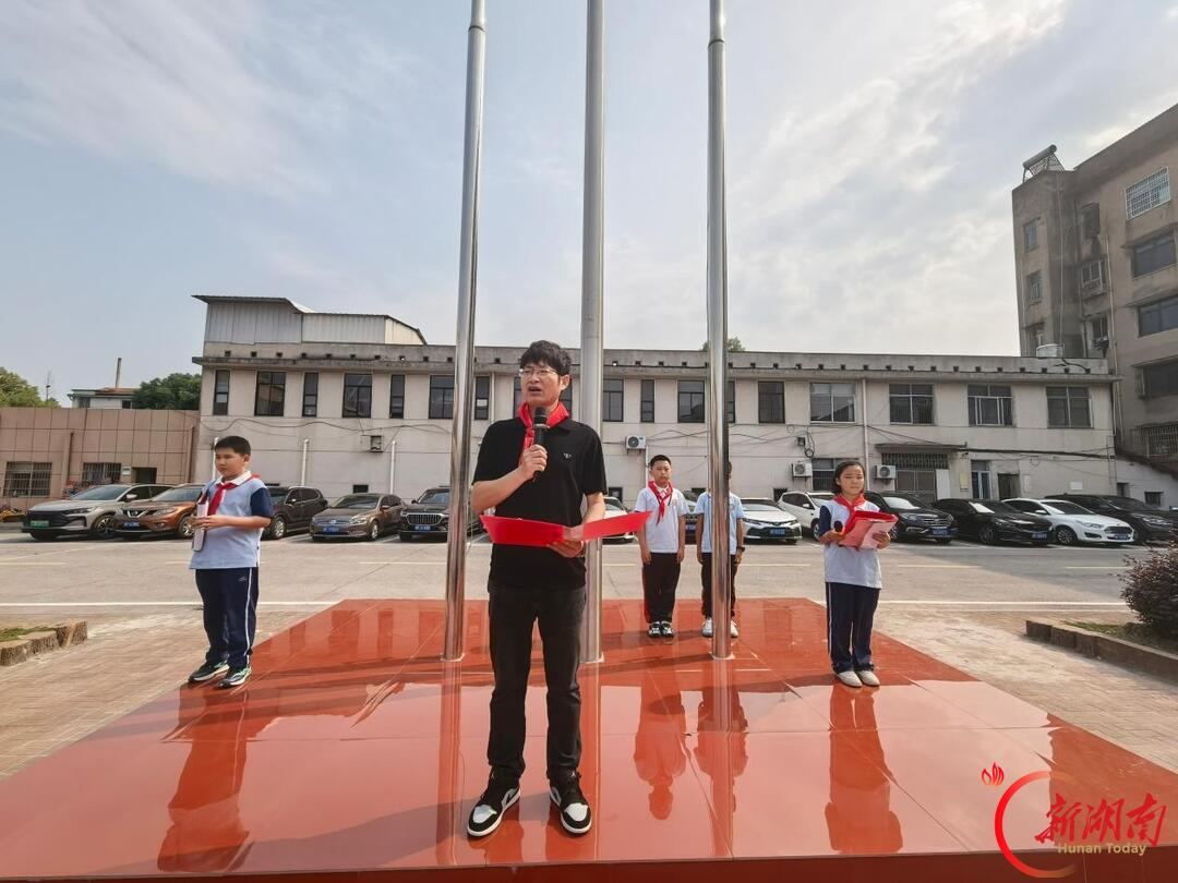华容县桥东小学举行建队日活动
