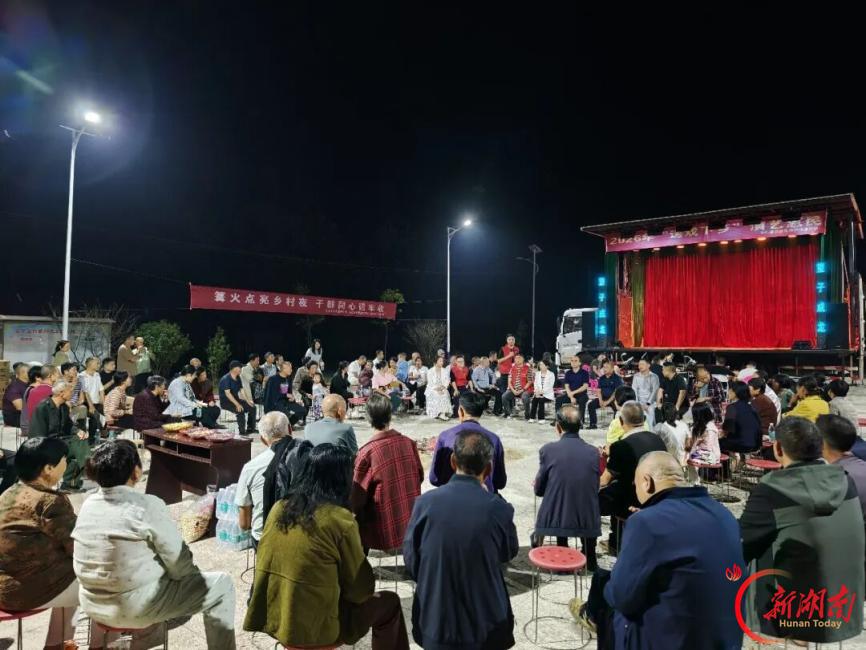 安仁县龙市乡金子盆村:日间市集惠民生 夜间舞台聚民心
