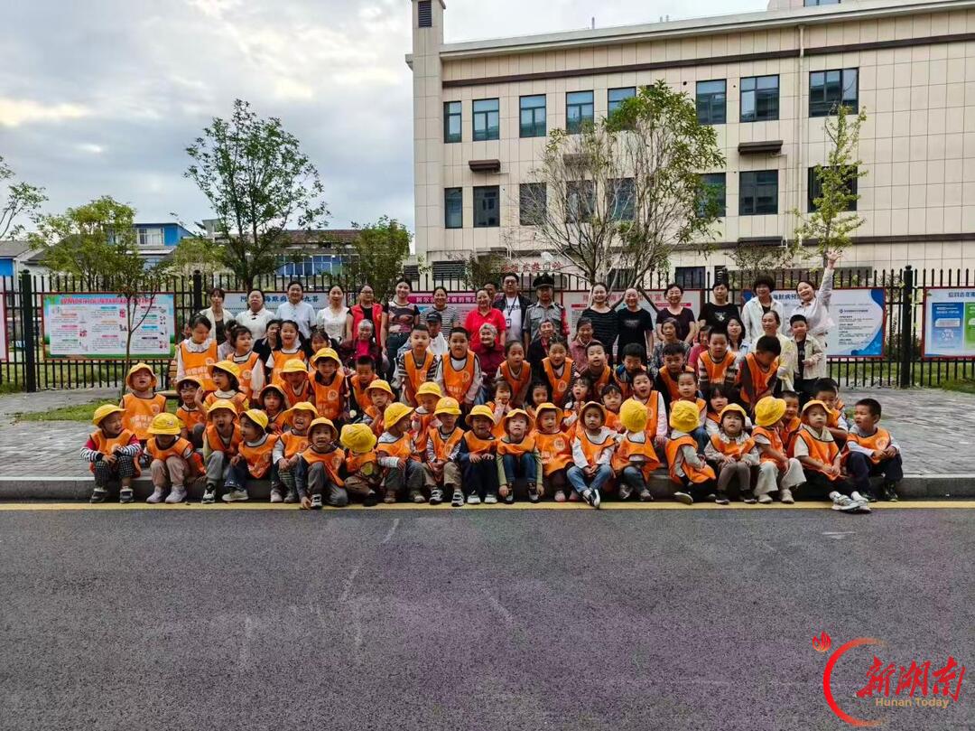 石门县易家渡镇中心幼儿园:橘香寄温情 歌声遇童心