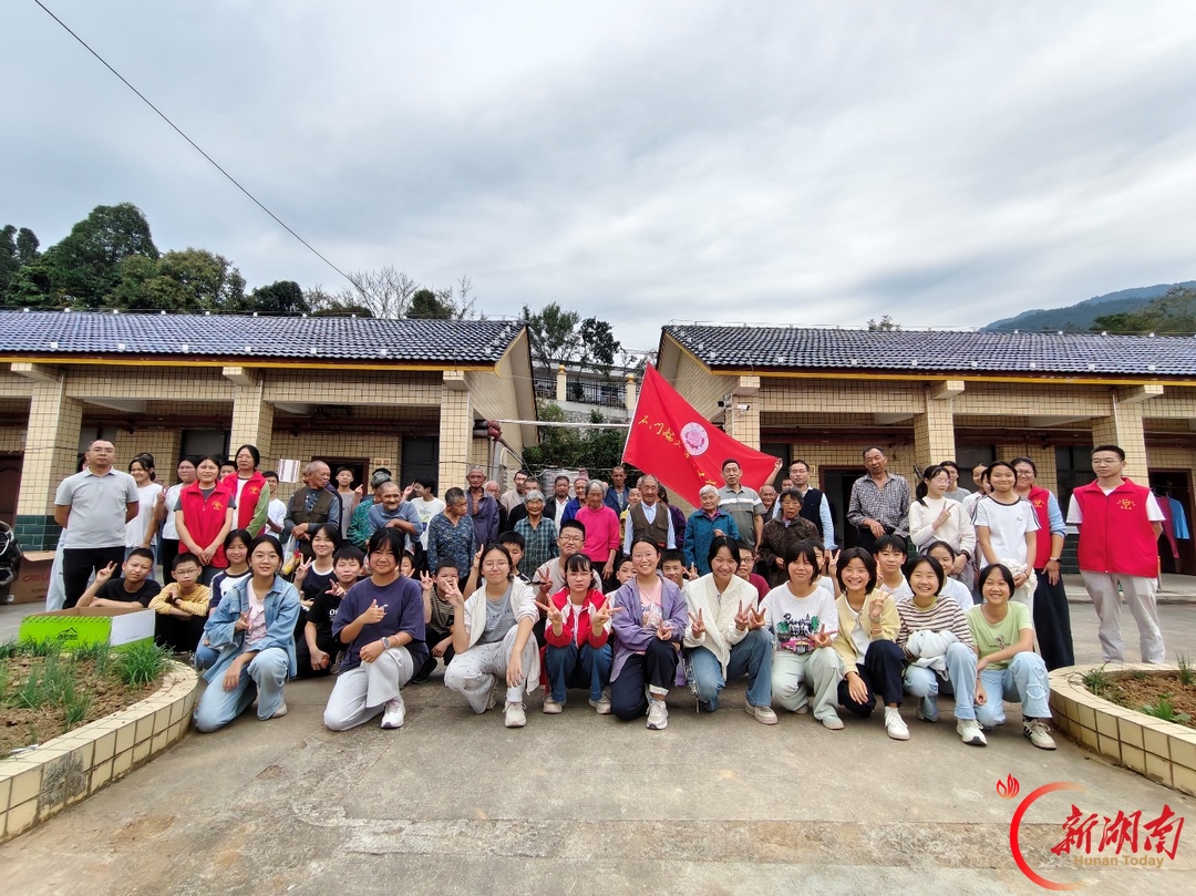 石门县太平镇芙蓉学校:九九重阳敬老情,芙蓉学子暖人心