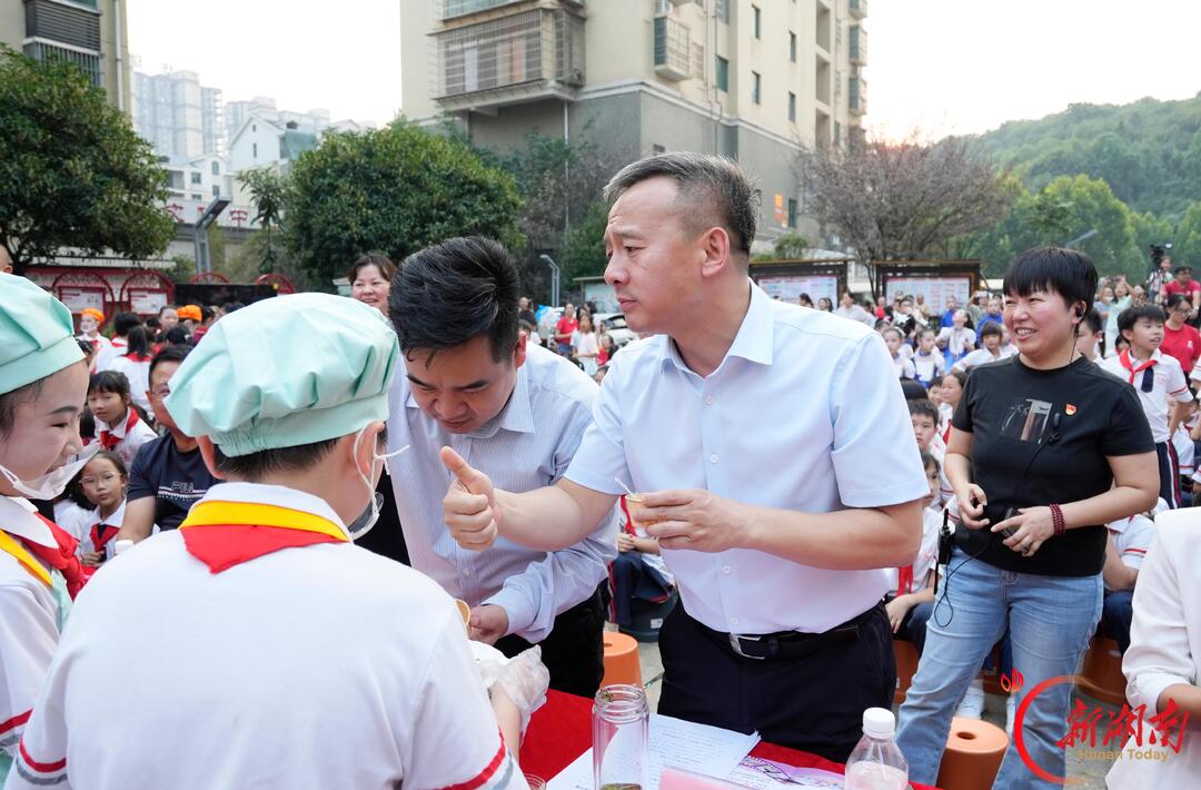 衡阳市石鼓区:家校社三维共育,把“健康第一”大思政课搬进社区