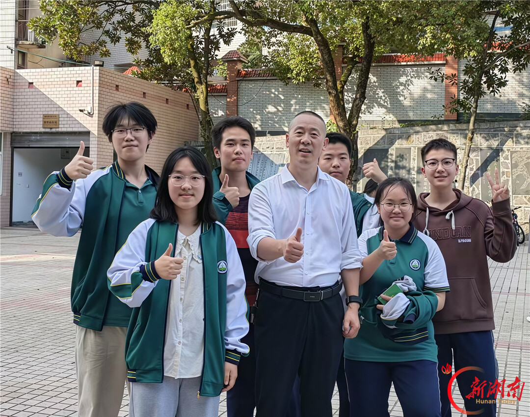 薪火传文脉 笃行育新人——湘西州民族中学梯队化教师队伍建设综述
