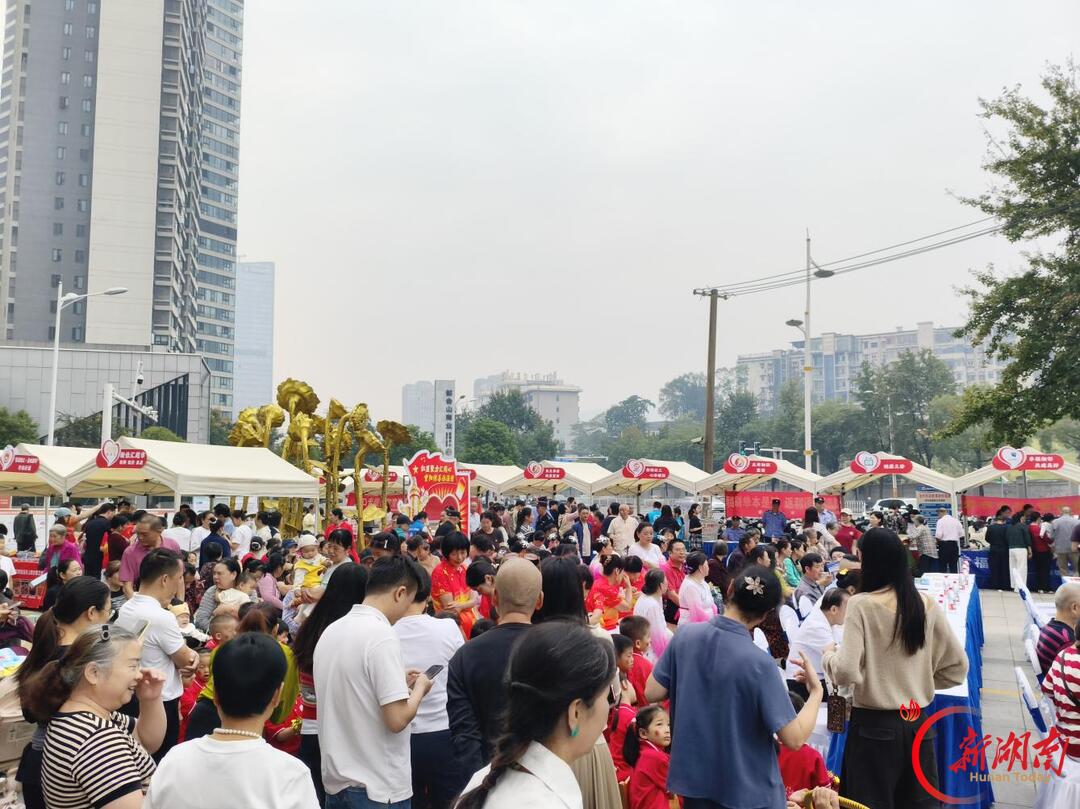 红盟聚力庆重阳 西大门社区暖意满满