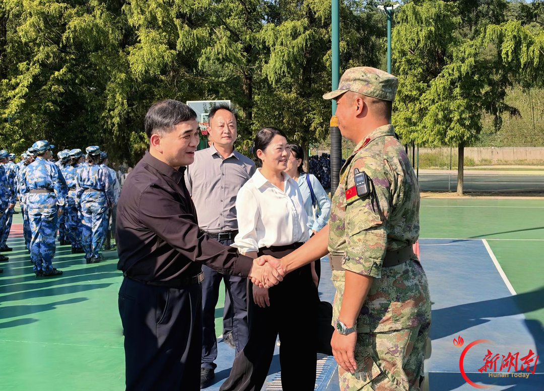 湖南财院校领导看望慰问参训新生和带训教官