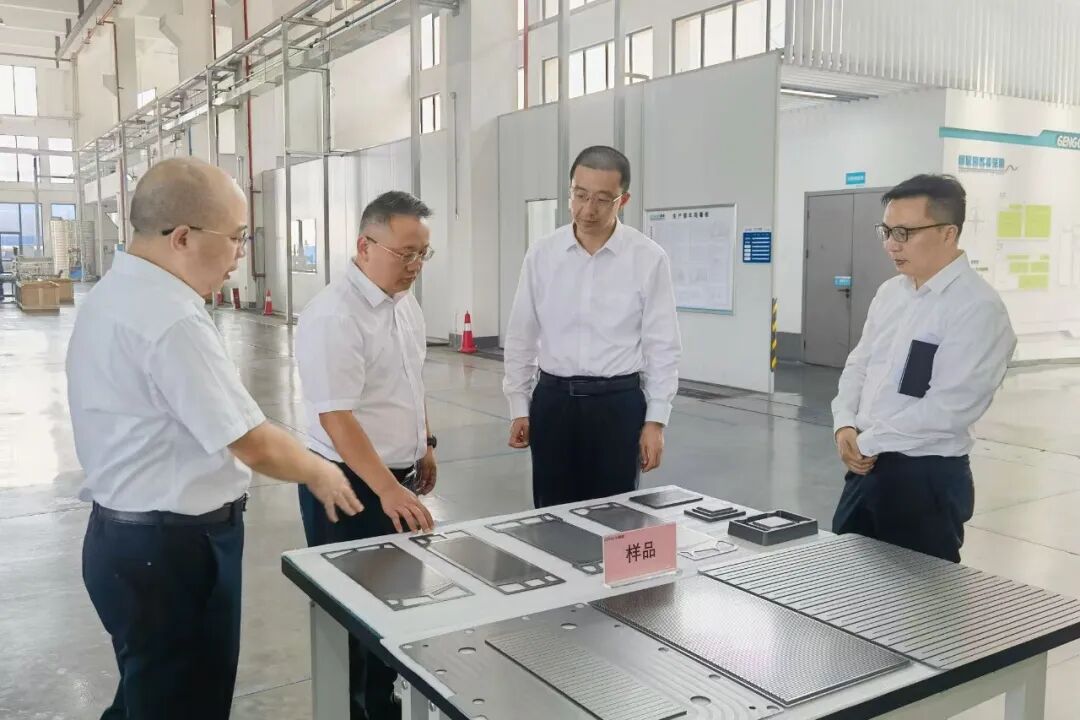 周健调研新区氢能产业发展情况