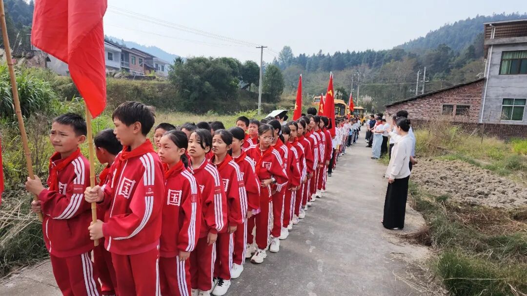 安仁：四校联动追寻红色足迹 思政课堂搬到红色旧址
