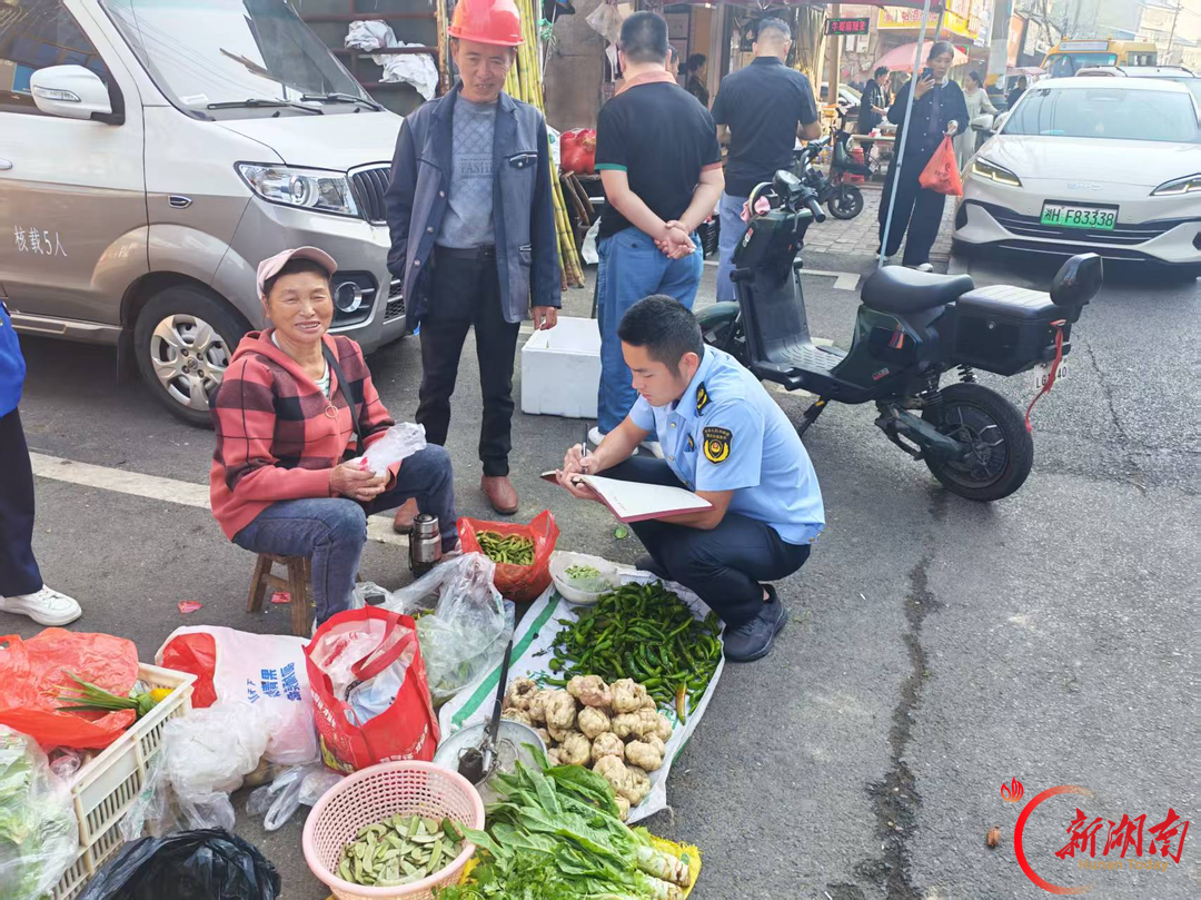 赫山区｜烟火归市场，道路归通行！泉交河镇人民路上民生暖