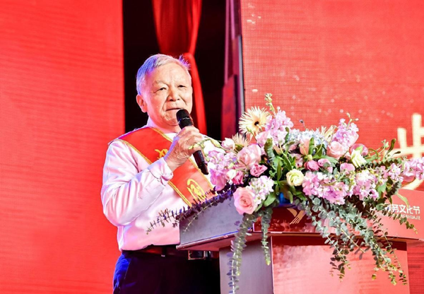我的信仰引路人 | 邓学东:将自己活成一道光