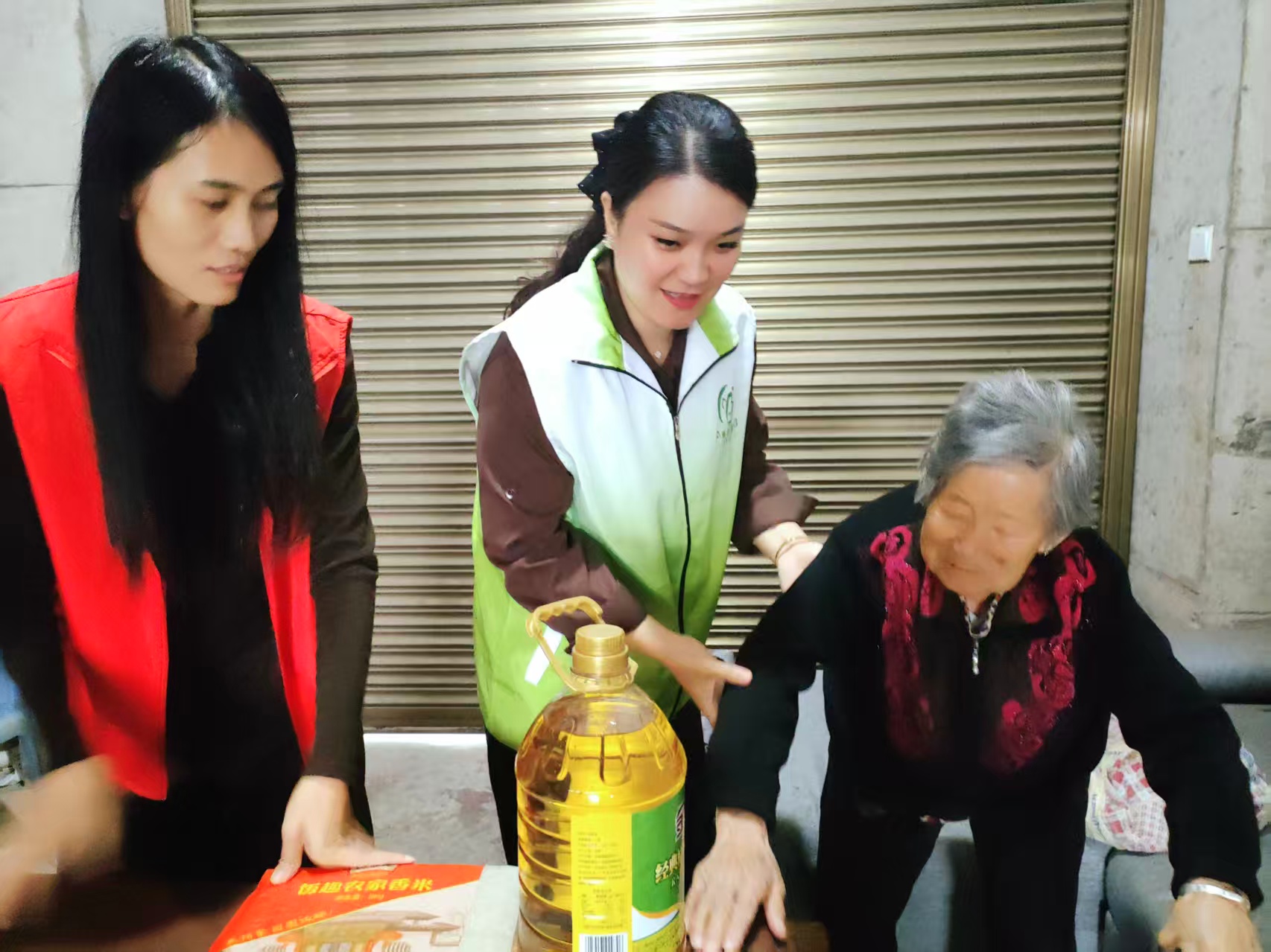 聚爱北塔情暖桑榆 重阳慰问暖心护航晚年生活