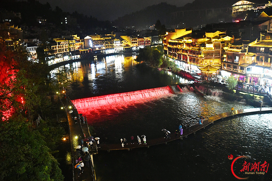 夜游凤凰古城