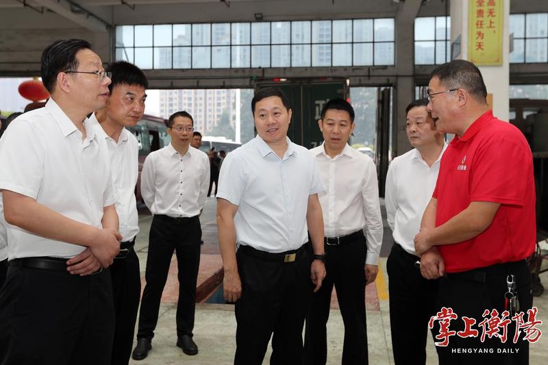 刘中杰赴市公交集团调研:深化改革创新,推动全市公交事业健康可持续发展