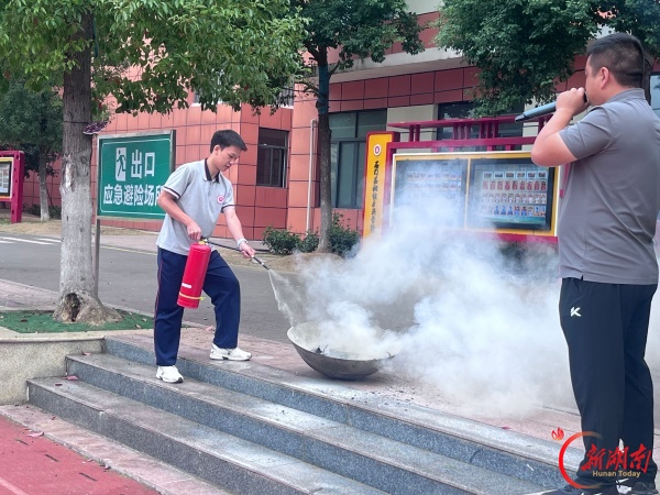 跑出平安“加速度”!石门县湘佳永兴学校开展防震减灾暨消防演练