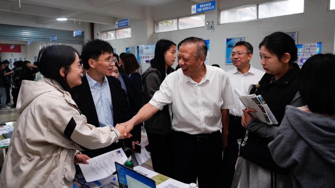 达成就业意向1200余人！张家界航院2200余名学子赴秋招之约