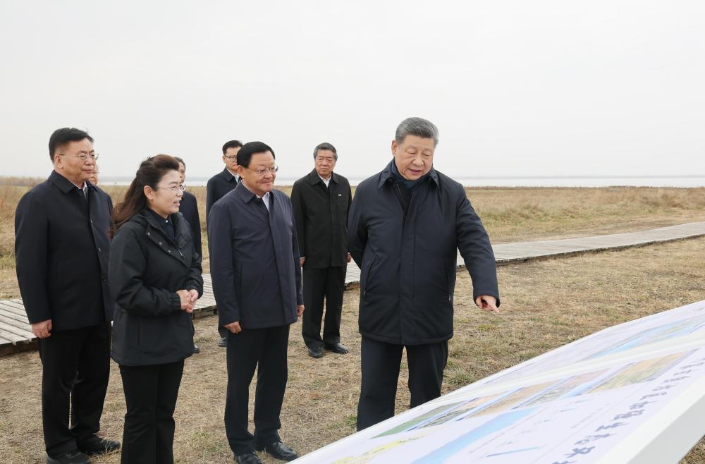 习近平在内蒙古乌兰察布考察