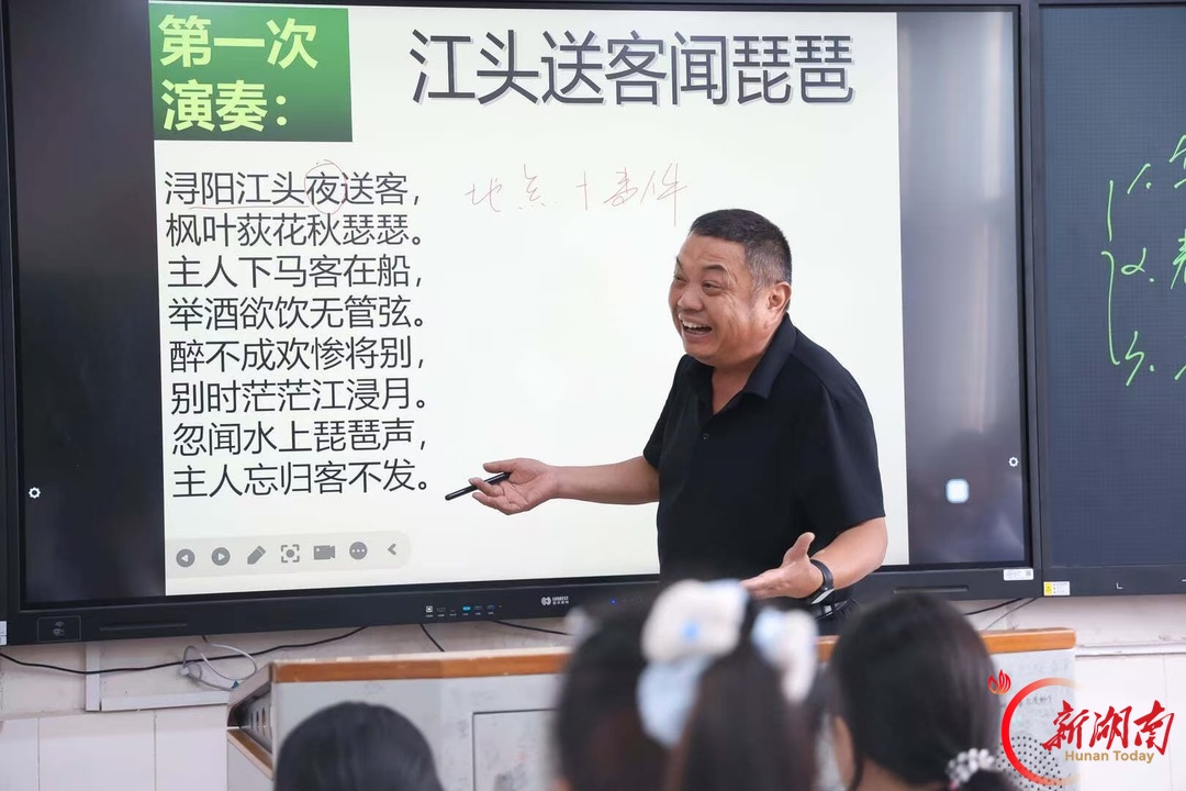 王彬章:一生坚守,把“老师”写成光