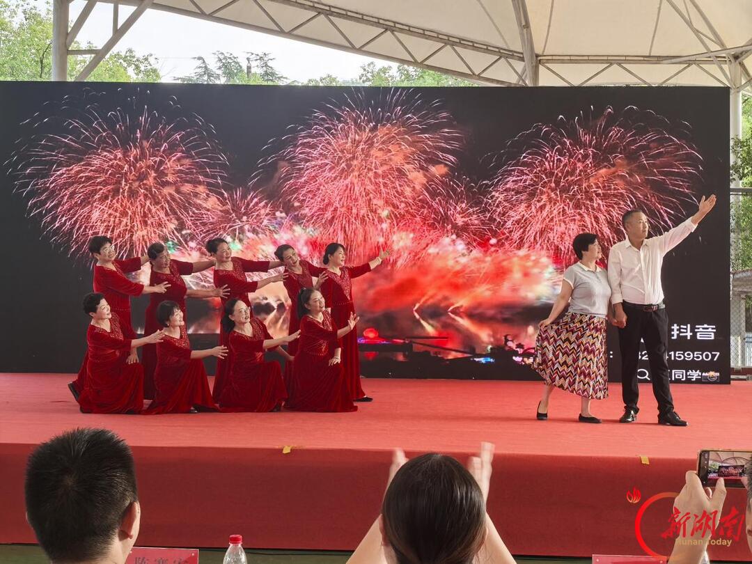 情暖重阳桑榆美 民族团结一家亲