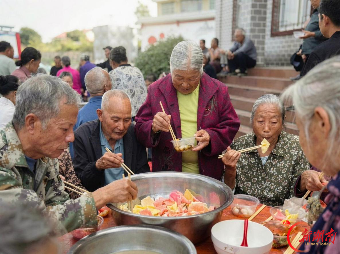 油茶飘香话重阳，靖州党群同心暖桑榆