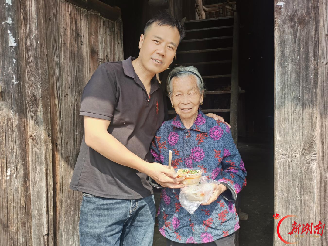 油茶飘香话重阳，靖州党群同心暖桑榆