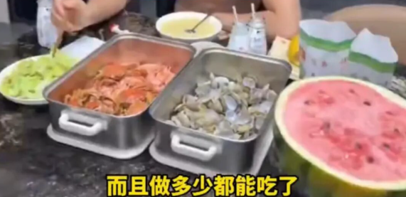 13岁男孩身高195cm,全网求长高食谱,孩子妈妈:早餐馄饨+3个鸡蛋+海参+3瓶奶,最大优点是不挑食,周末还能睡12个小时,专家提醒