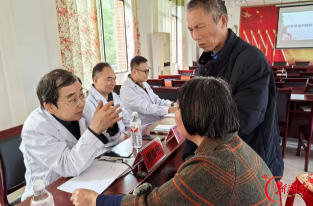 周崇伦：汇聚银发力量 践行医者初心｜潇湘银辉