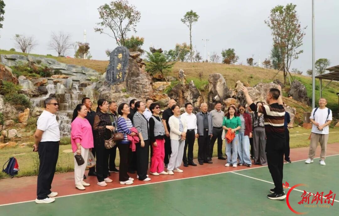 娄底市市场监管局退休六支部开展“情系祖国 欢度重阳”主题活动