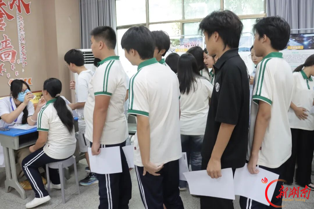 筑牢健康防线！衡阳湘南博远职业学校开展学生健康体检暨心肺复苏急救演练