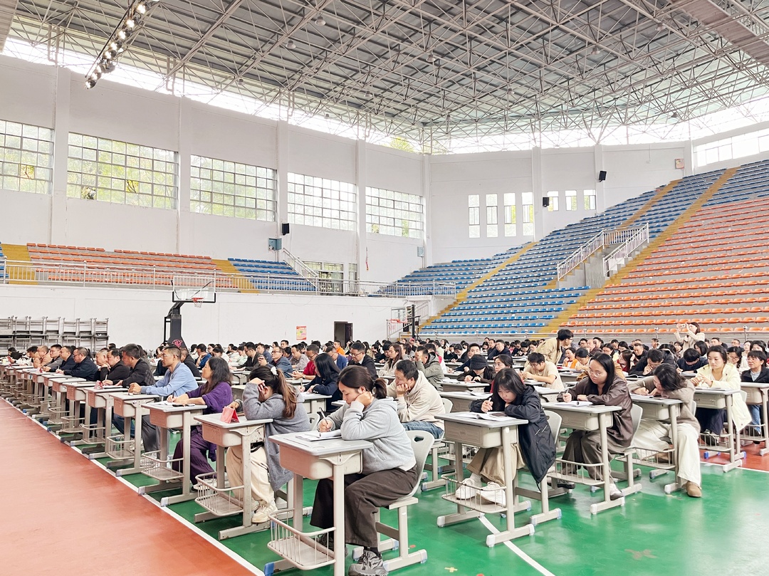抓实三级防线 把好班级防线——湘西龙山三校联合举办班主任法治专题培训