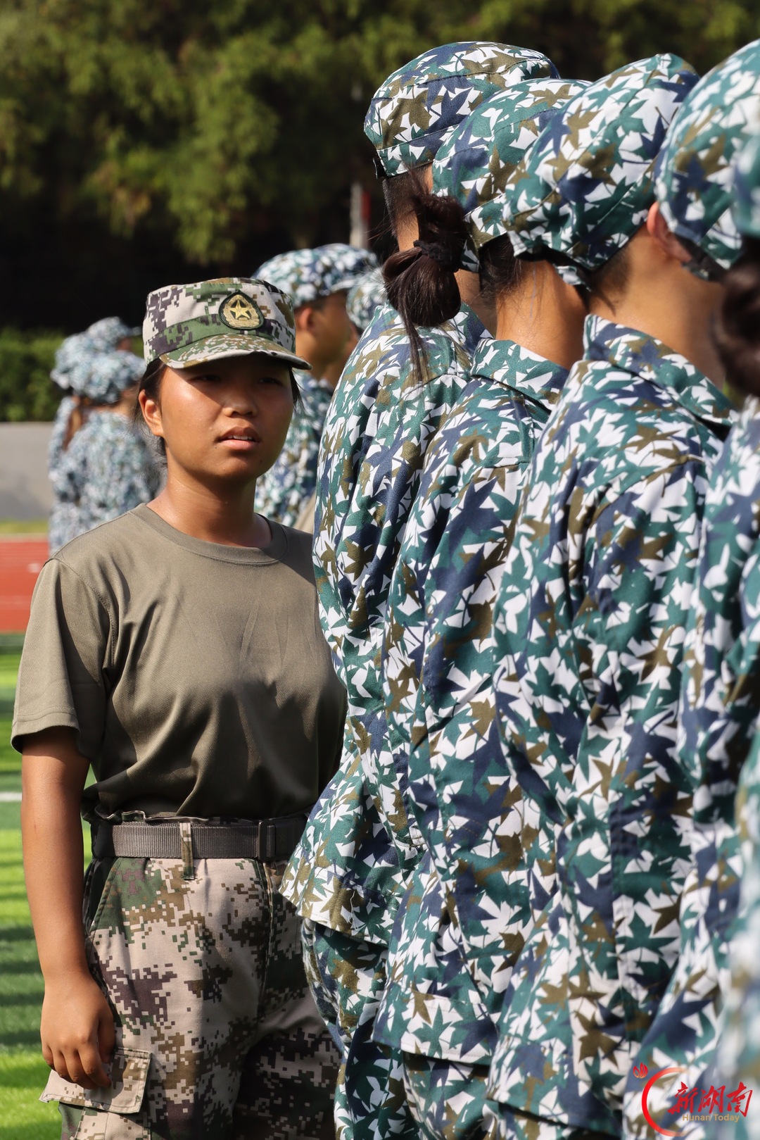 青春正步走|迷彩执训守初心 温柔亦有铿锵力