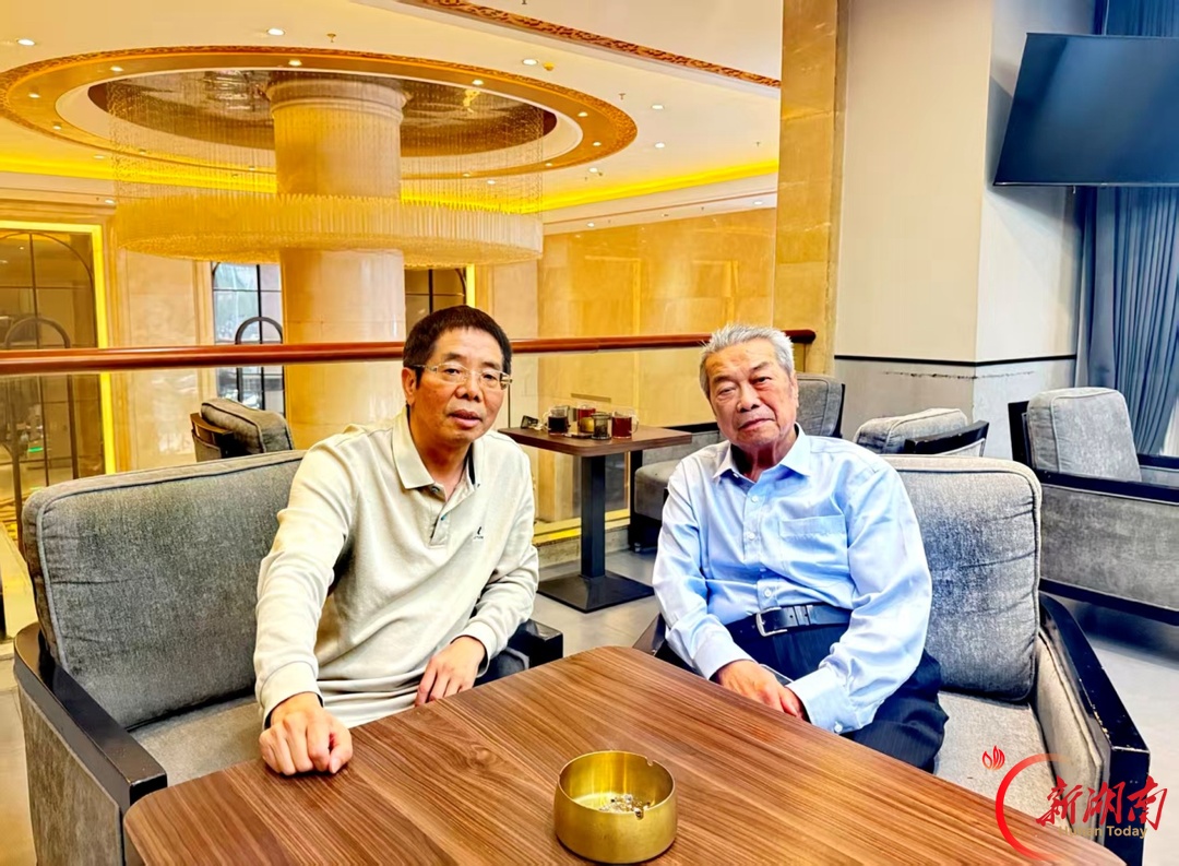 一杯清茶话文学 两代学人问“腔调”——专访著名作家、中国作协原副主席陈建功