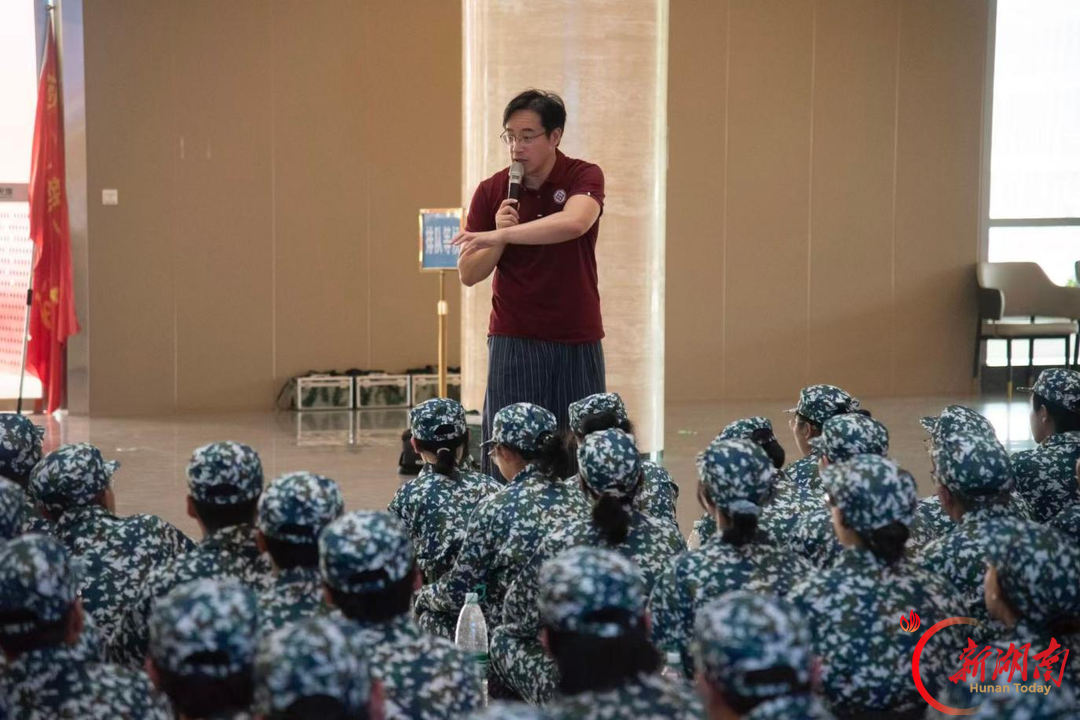 聆听百年校史,中南大学粉冶院新生走进校史馆