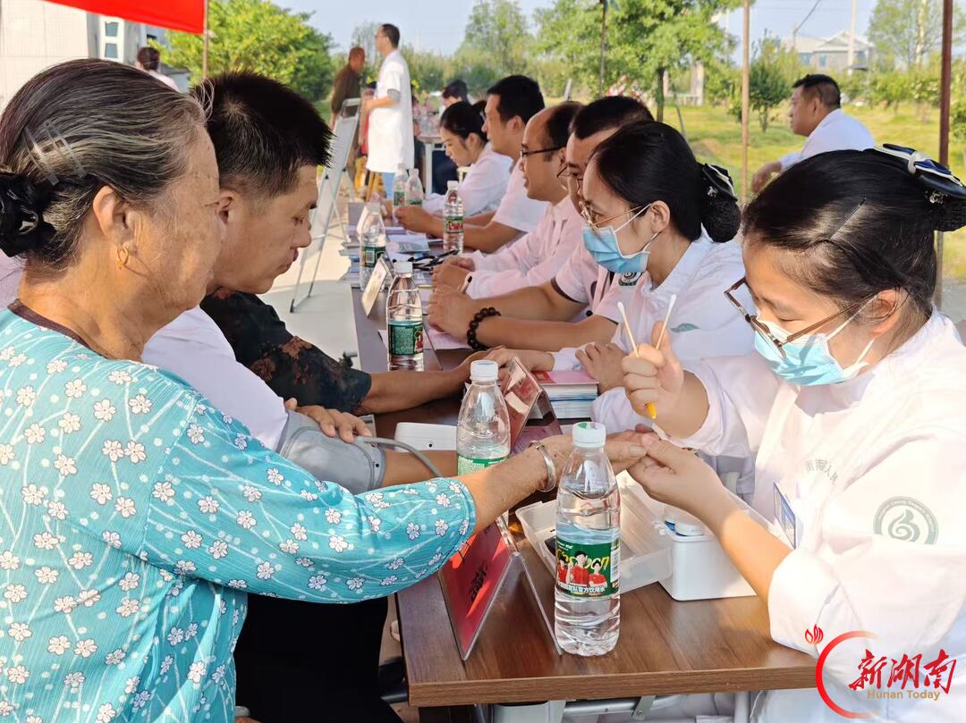 衡南县多彩活动庆重阳 陪伴老人乐享幸福时光