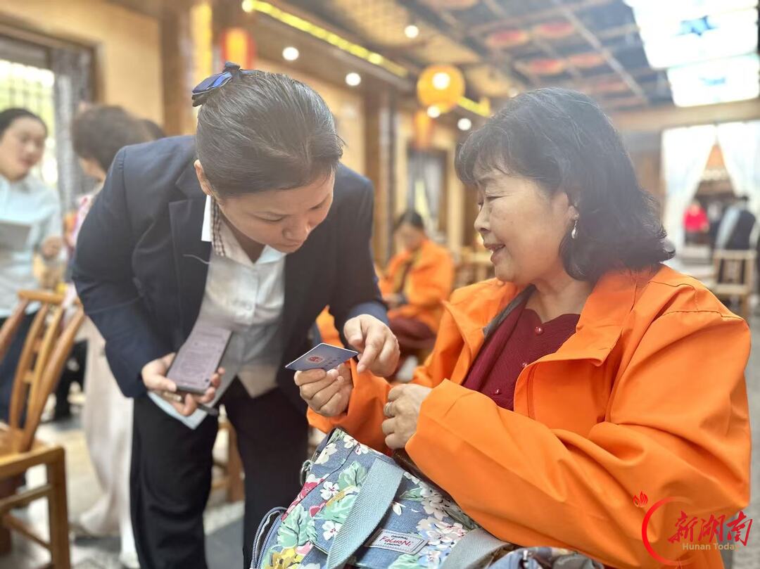 重阳聚首话桑榆!崇实北校把健康与服务送到老教师身边