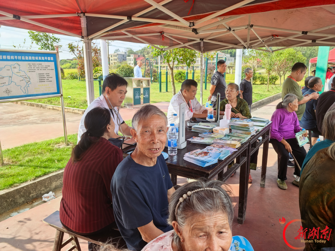 孝老敬亲传家风 共治共建美乡村 哲桥镇和平村热闹欢庆重阳佳节
