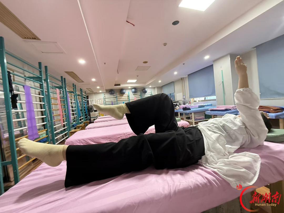 医学生·开学季|我的学医“新起点”(227)走出课本入临床,以专业守护挺拔青春