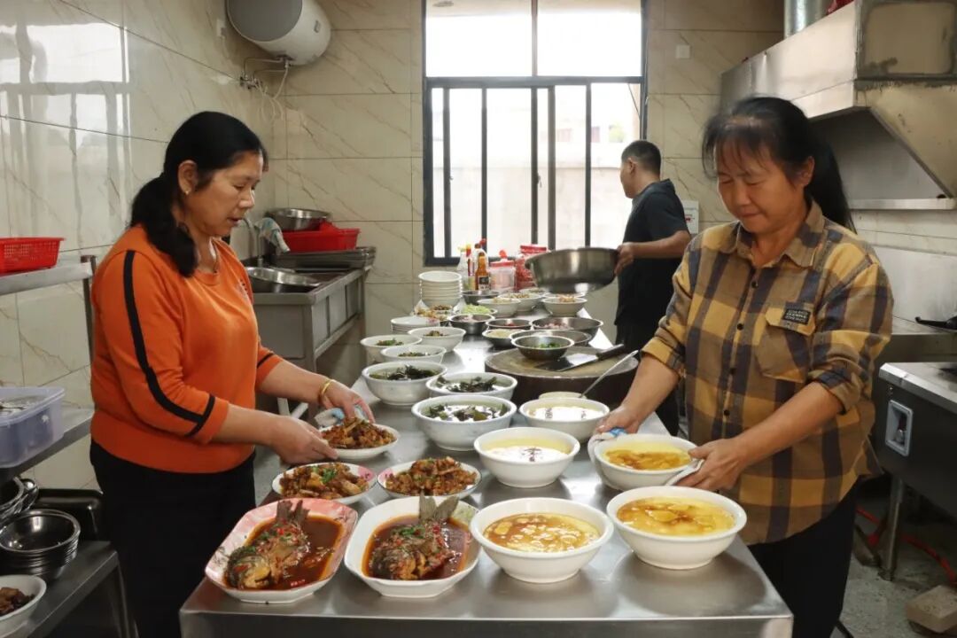 10元吃6个菜!长沙这个食堂,太香了!