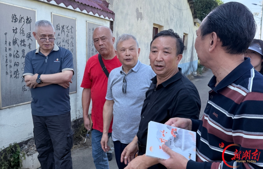 美文 | 金秋寻红