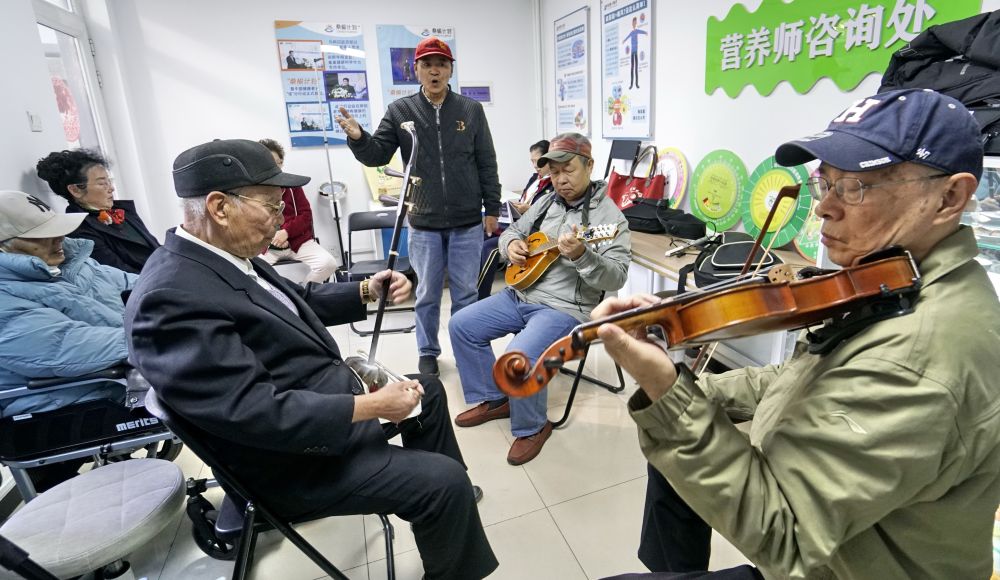来看老年人的“潮”生活